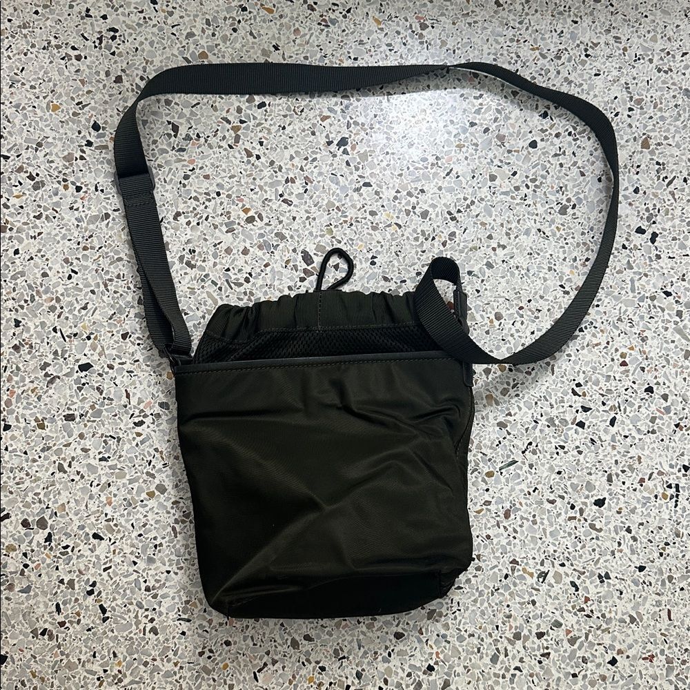 Lululemon all set mini bucket crossbody bag dark olive green - Picture 6 of 6